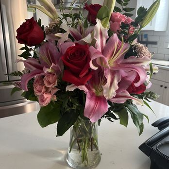 Chantilly Flowers - Absolutely beautiful, pictures don't do it justice. - Florists Near Me - Chantilly, Virginia Chantilly Flowers - Absolutely beautiful, pictures don't do it justice. - Florists Near Me - Chantilly, Virginia