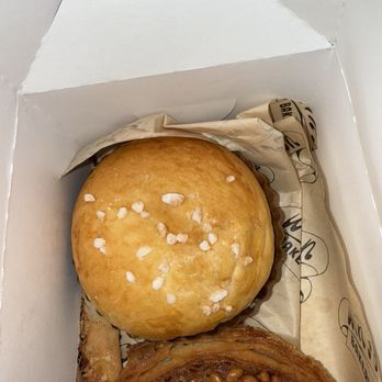 Win Son Bakery - Vanilla Cream Bun - Bakeries Near Me - New York, New York Win Son Bakery - Vanilla Cream Bun - Bakeries Near Me - New York, New York