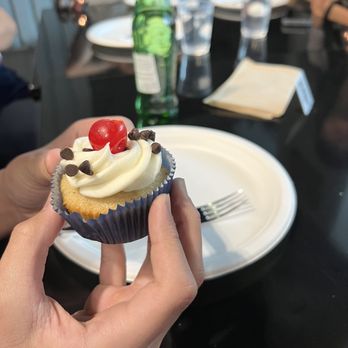 Solamente Pizza - Cannoli cupcake - Pizza Near Me - Las Vegas, Nevada Solamente Pizza - Cannoli cupcake - Pizza Near Me - Las Vegas, Nevada