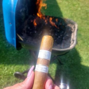Smokin' Bear Cigars - Rocky Patel vintage 1999 while grilling - Tobacco Shops Near Me - Steamburg, New York