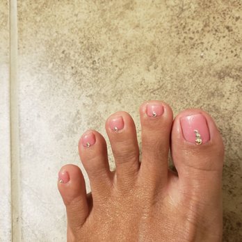 Valencia Nails Spa - End up a simple design, just rhinestones cause the tech "Nhi" doesn't know how to do draw - Nail Salons Near Me - San Antonio, Texas Valencia Nails Spa - End up a simple design, just rhinestones cause the tech "Nhi" doesn't know how to do draw - Nail Salons Near Me - San Antonio, Texas