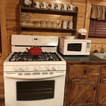 Mountain Air Cabins - Kitchen at the Snuggle Inn - Vacation Rentals Near Me - Ruidoso, New Mexico