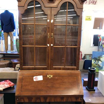 Out of the Closet - Used, Vintage & Consignment Near Me - Berkeley, California Out of the Closet - Used, Vintage & Consignment Near Me - Berkeley, California