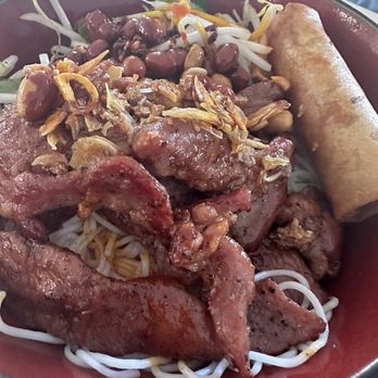 Highlands Boba Cafe - Grilled pork eggroll noodles - Cafes Near Me - Fresno, California