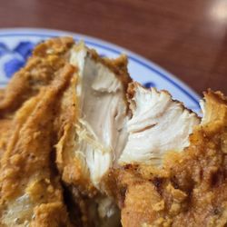 Mildred's Restaurant - Fried Chicken-- moist!