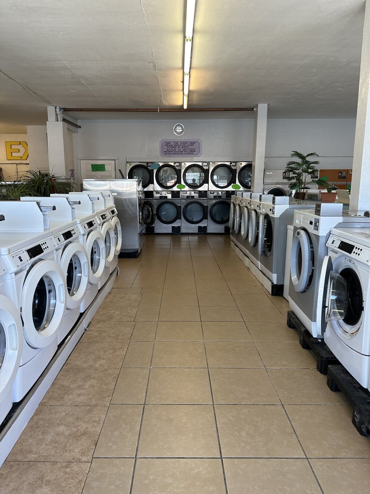 THE LAUNDRY LOUNGE - Updated January 2026 - 25 Photos - 729 Chester Ave ...