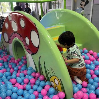 Wonderland 4 Kids - Little ball pit & slide - Indoor Playcenter Near Me - Burbank, California Wonderland 4 Kids - Little ball pit & slide - Indoor Playcenter Near Me - Burbank, California