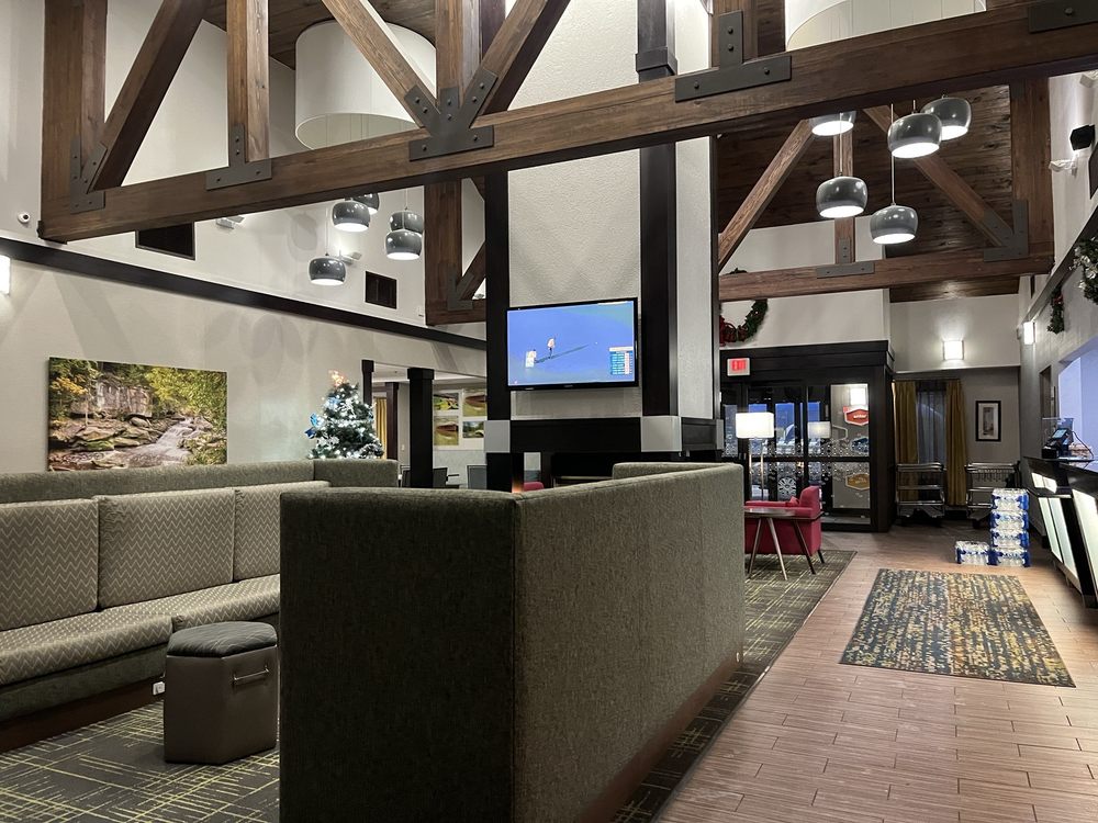 Hampton Inn & Suites Cleveland-Airport/Middleburg Heights