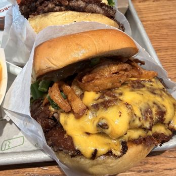 Shake Shack Bloomingdale - Burgers Near Me - Bloomingdale, Illinois Shake Shack Bloomingdale - Burgers Near Me - Bloomingdale, Illinois