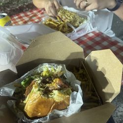 MCK Fusion Food Truck - Colombian burger and Colombian hot dog