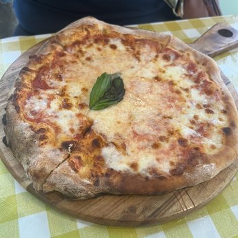 Limoncello - Margarita pizza - Italian Near Me - Miami Beach, Florida
