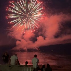 Water's Edge Motel - Fireworks directly in front of motel