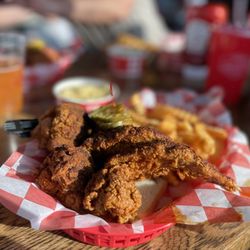 Hattie B's Hot Chicken - Nashville - Melrose