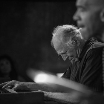 Elephant Room - The very talented Mr. Red Young tickling his organ.   IG: @CoreyD123 - Jazz & Blues Near Me - Austin, Texas