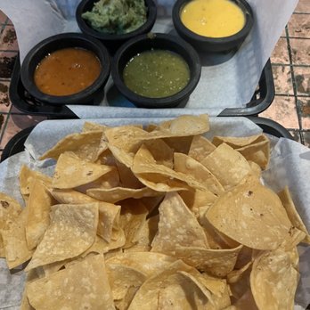 Pistolero's - Trio Chips salsa Queso guacamole - Mexican Near Me - Houston, Texas
