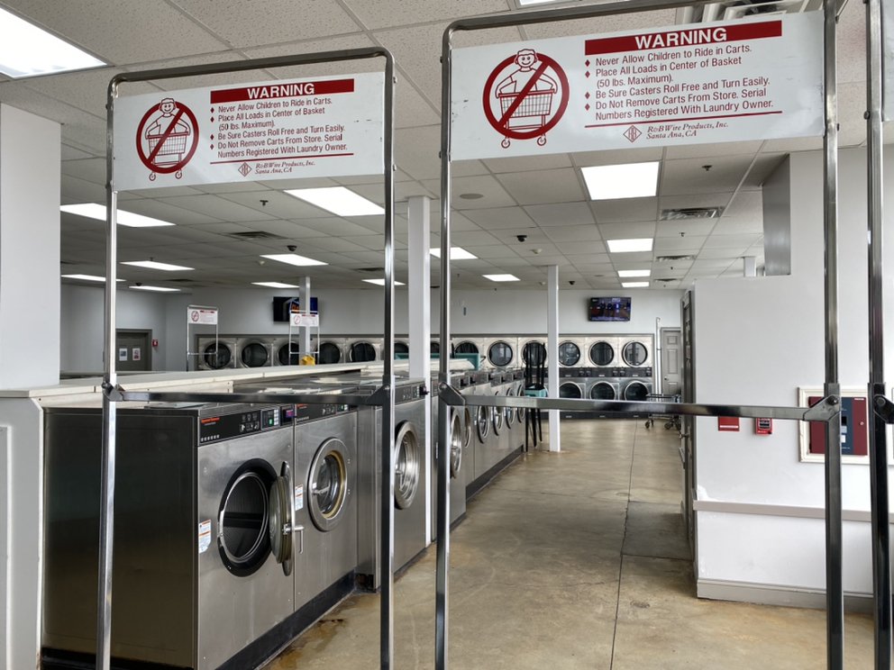 SUDS LAUNDROMAT Updated August 2024 13 Photos 673 Morton St