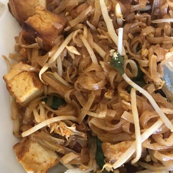 Sandee Thai Restaurant - Thai Near Me - Silverton, Oregon