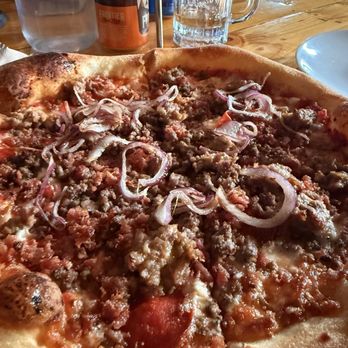 Prospector's Pizzeria & Alehouse - Kodiak Bear with Onion - Pizza Near Me - Denali, Alaska Prospector's Pizzeria & Alehouse - Kodiak Bear with Onion - Pizza Near Me - Denali, Alaska