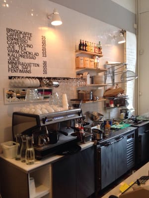 Café Pom & Flora Södermalm by null