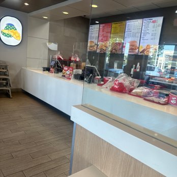 Jollibee - Fast Food Near Me - Panorama City, California
