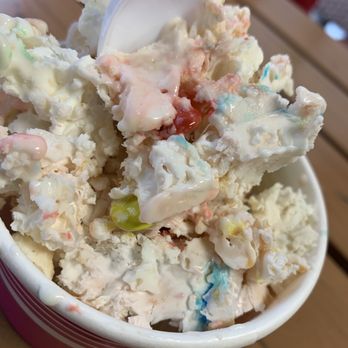 Rocket Science Ice Cream - Ice Cream & Frozen Yogurt Near Me - Nappanee, Indiana