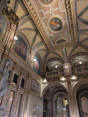 Vienna State Opera by null