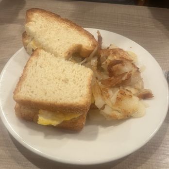 Lou Mitchell's - Egg Sandwich - Breakfast & Brunch Near Me - Chicago, Illinois