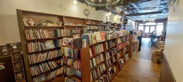 Spotty Dog Books & Ale by null