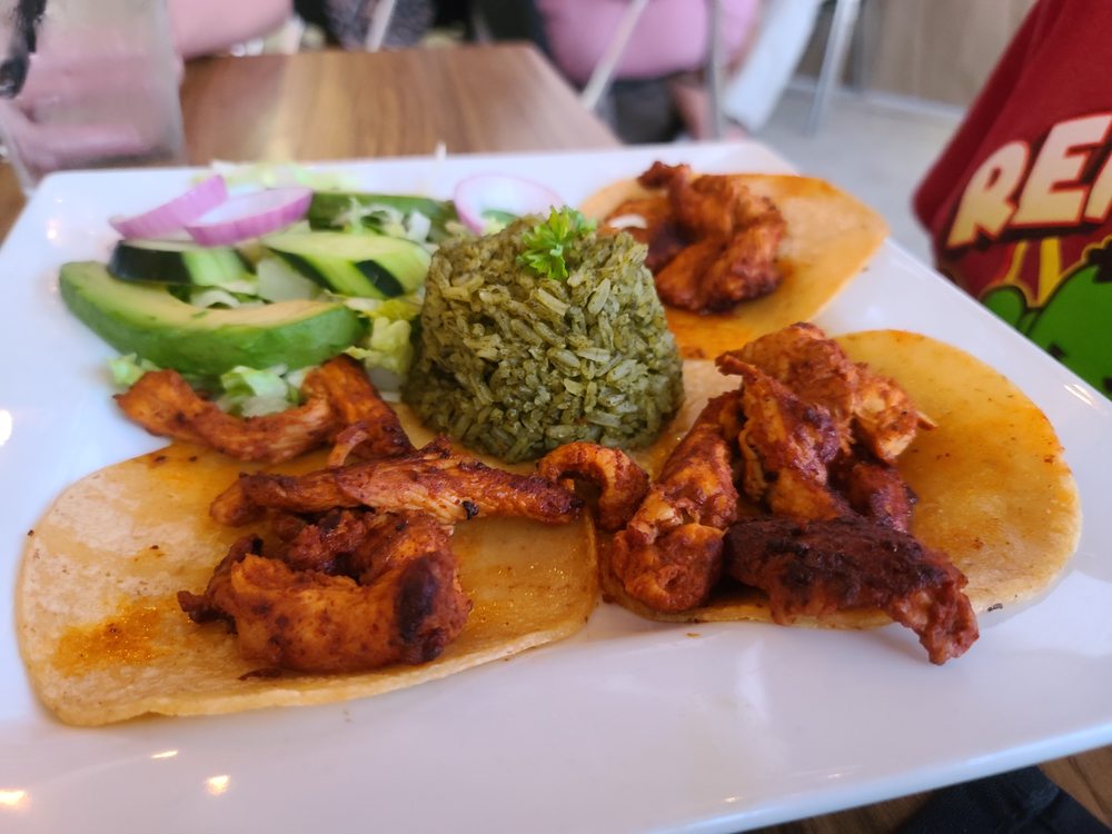 Manny's Uptown Tex-Mex Restaurante Image