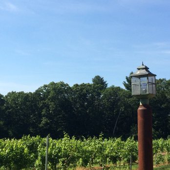 Verde Vineyards - Wineries Near Me - Johnston, Rhode Island