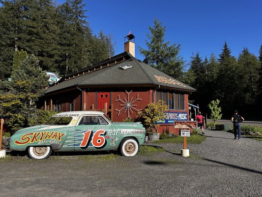 Skyway Bar & Grill by null