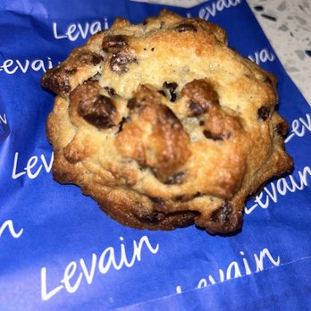 Levain Bakery - Back Bay, Boston - Two chip cookie - Bakeries Near Me - Boston, Massachusetts Levain Bakery - Back Bay, Boston - Two chip cookie - Bakeries Near Me - Boston, Massachusetts