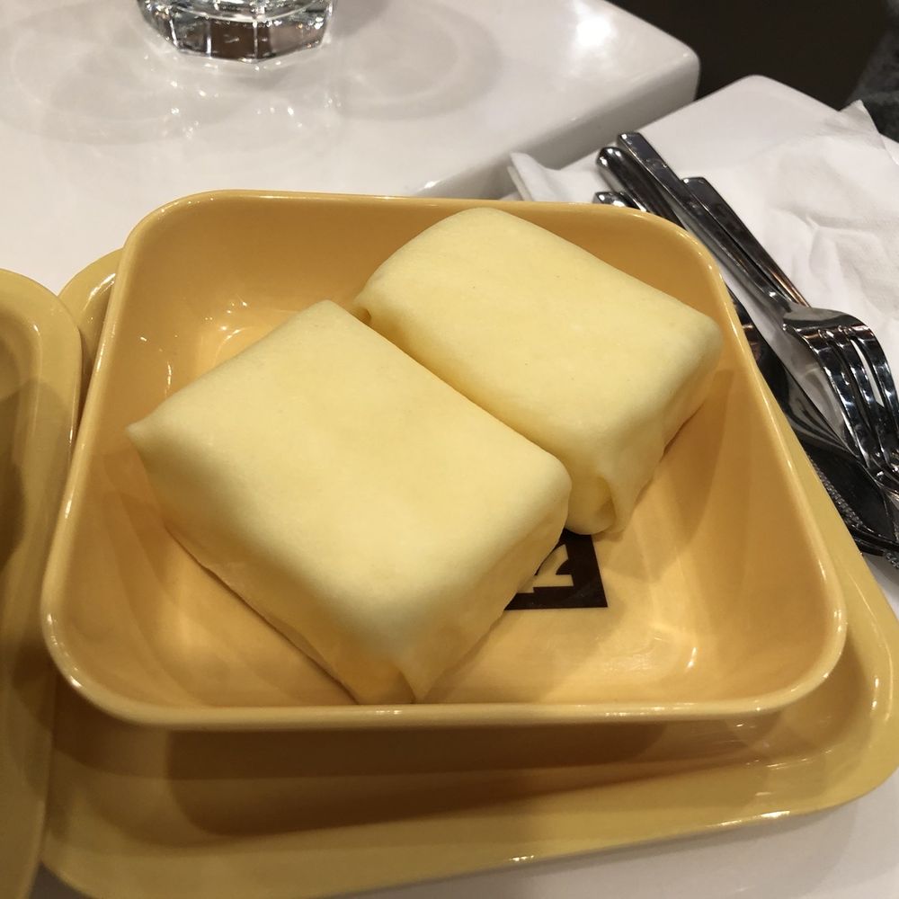 Sweethoney Dessert - Mango pancake - Desserts Near Me - Alhambra, California Sweethoney Dessert - Mango pancake - Desserts Near Me - Alhambra, California