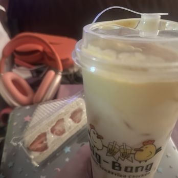 Big Bang Boba & Chicken - Caramel creme brûlée brown sugar latte & strawberry sandwich - Bubble Tea Near Me - Fairfield, California Big Bang Boba & Chicken - Caramel creme brûlée brown sugar latte & strawberry sandwich - Bubble Tea Near Me - Fairfield, California