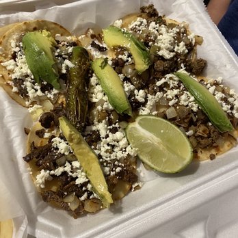 Mi Trailita Y Mas - 5pc mini taco plate (Picadillo and fajita beef tacos.) - Mexican Near Me - Austin, Texas