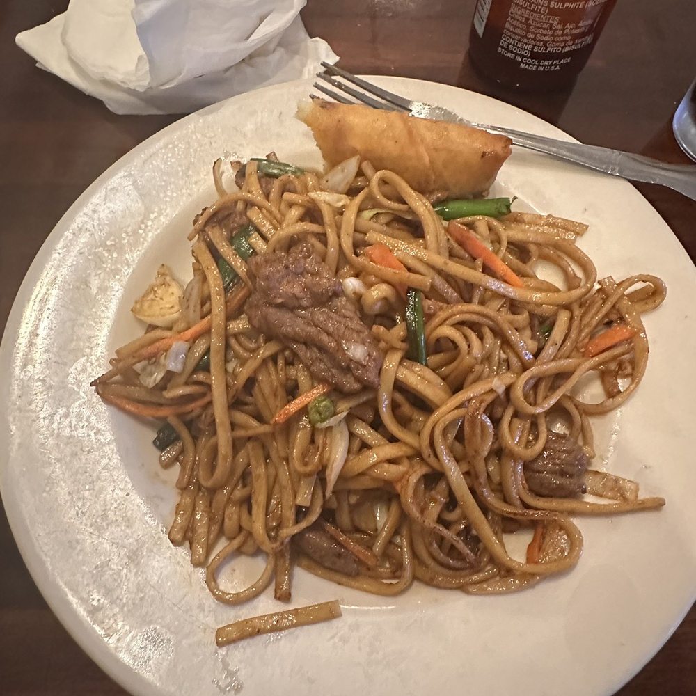 China Cafe - beef lo mein - Chinese Near Me - Austin, Texas China Cafe - beef lo mein - Chinese Near Me - Austin, Texas