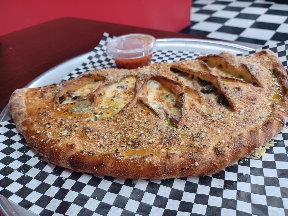 ROCCO’S PIZZERIA Updated September 2024 40 Photos & 60 Reviews