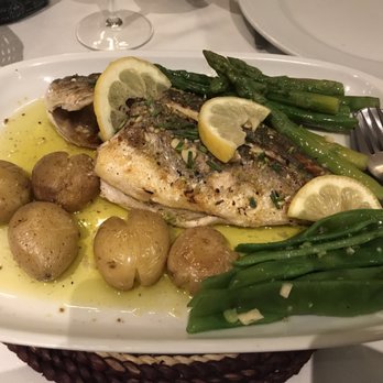 O Fado - Salad Near Me - Porto, 13