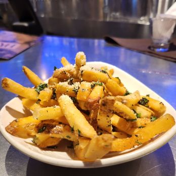 Yard House - Bars Near Me - Long Beach, California