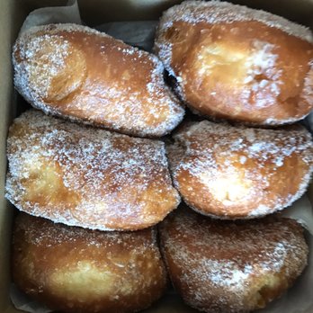 Leonard's Bakery - Malasadas - Bakeries Near Me - Honolulu, Hawaii Leonard's Bakery - Malasadas - Bakeries Near Me - Honolulu, Hawaii