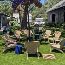Chef B’s - Outdoor seating