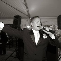 Entertainment Explosion - DJ Nick at a recent wedding