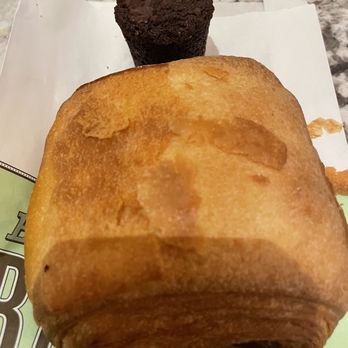 Bouchon Bakery - Chocolate Croissant very good - Bakeries Near Me - Las Vegas, Nevada Bouchon Bakery - Chocolate Croissant very good - Bakeries Near Me - Las Vegas, Nevada