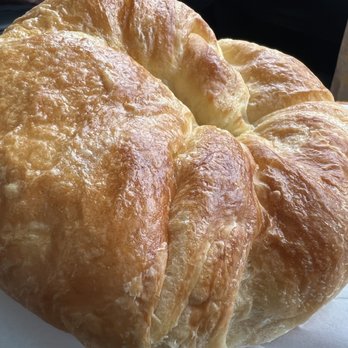 O Donuts - Croissant plain - Donuts Near Me - Everett, Washington