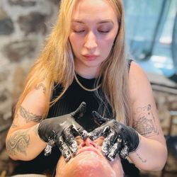 Savy Skin Works - In the middle of a deep cleansing treatment