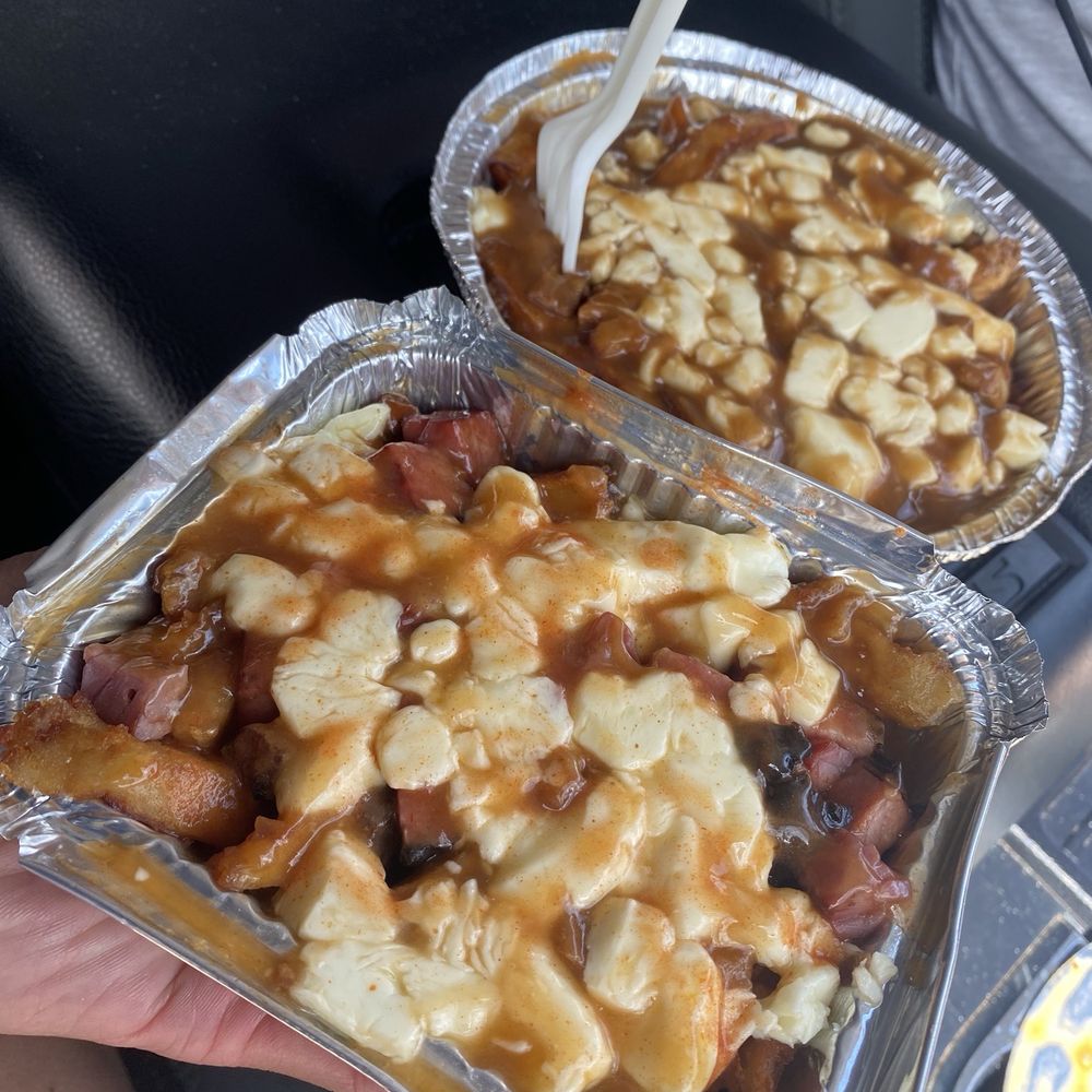 La Belle Patate - Traditional (sz med) and bbq beef (sz sm) - Poutineries Near Me - Vancouver, British Columbia La Belle Patate - Traditional (sz med) and bbq beef (sz sm) - Poutineries Near Me - Vancouver, British Columbia