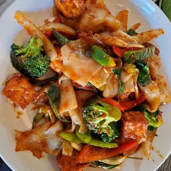 Papaya - Spicy basil wok fried noodles - Vietnamese Near Me - Sammamish, Washington
