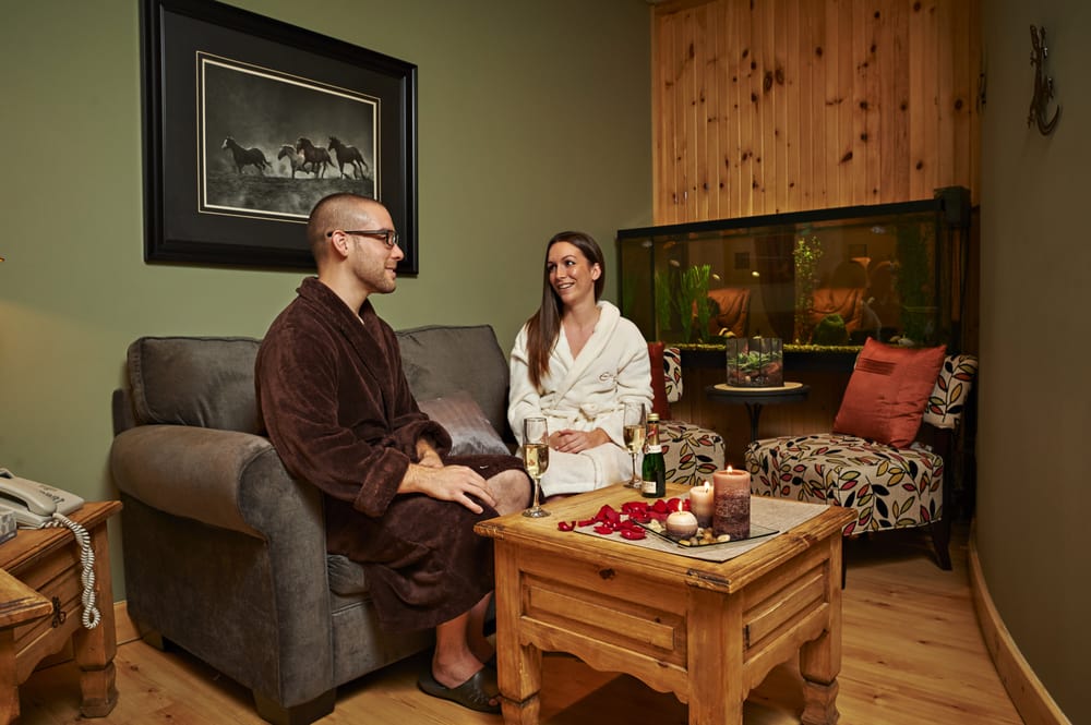 Ezcape Spa & Salon Logo