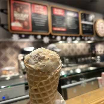 Salt & Straw - Ice Cream & Frozen Yogurt Near Me - Beaverton, Oregon