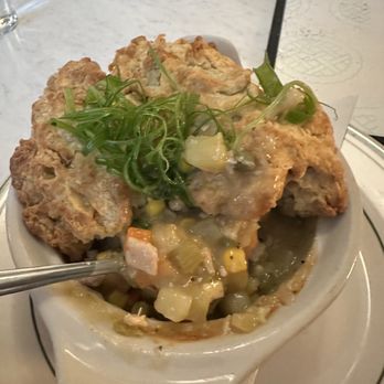 Honeypie Cafe - Chicken and Biscuit Pie - New American Near Me - Milwaukee, Wisconsin